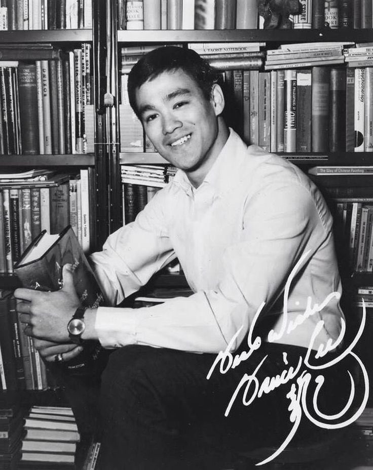 brucelee_reading1